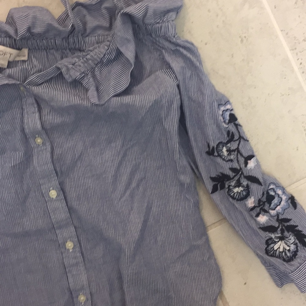 Ann Taylor Loft cold shoulder top xxs petite - Picture 2 of 4